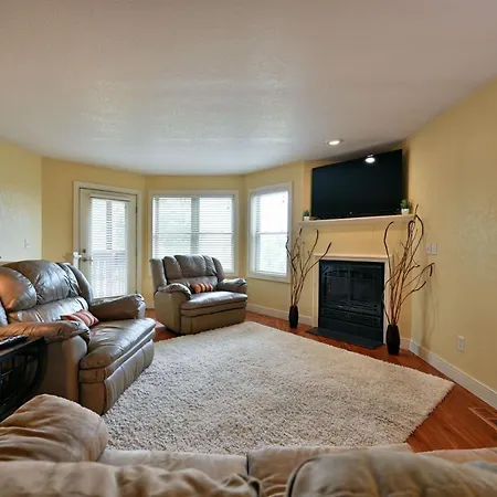 Unit 109 2 Bdrm 2 Ba Condo